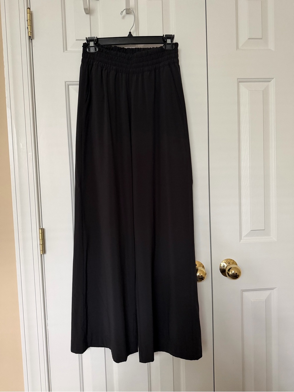 Vuori Black Wide-Leg Maxi Skirt with Elastic Waist